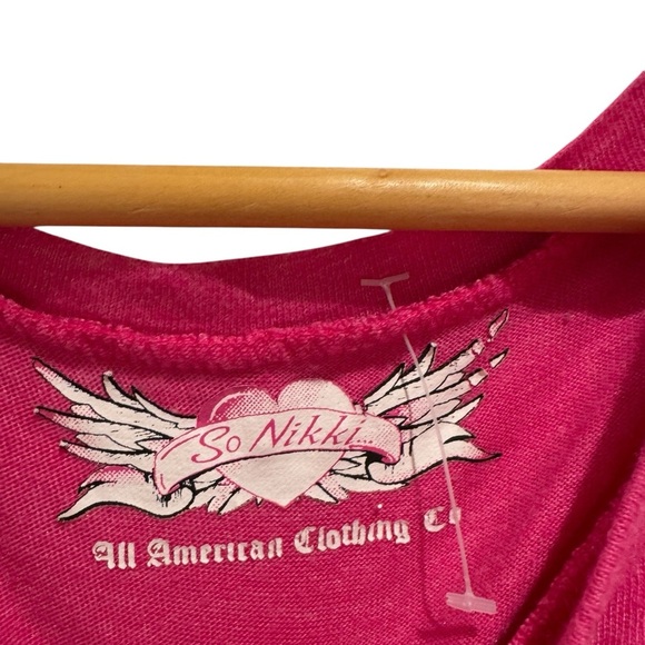So Nikki Vibrant Pink Short Sleeve Tee With Ruched Back Detail - size 6 - Picture 3 of 4